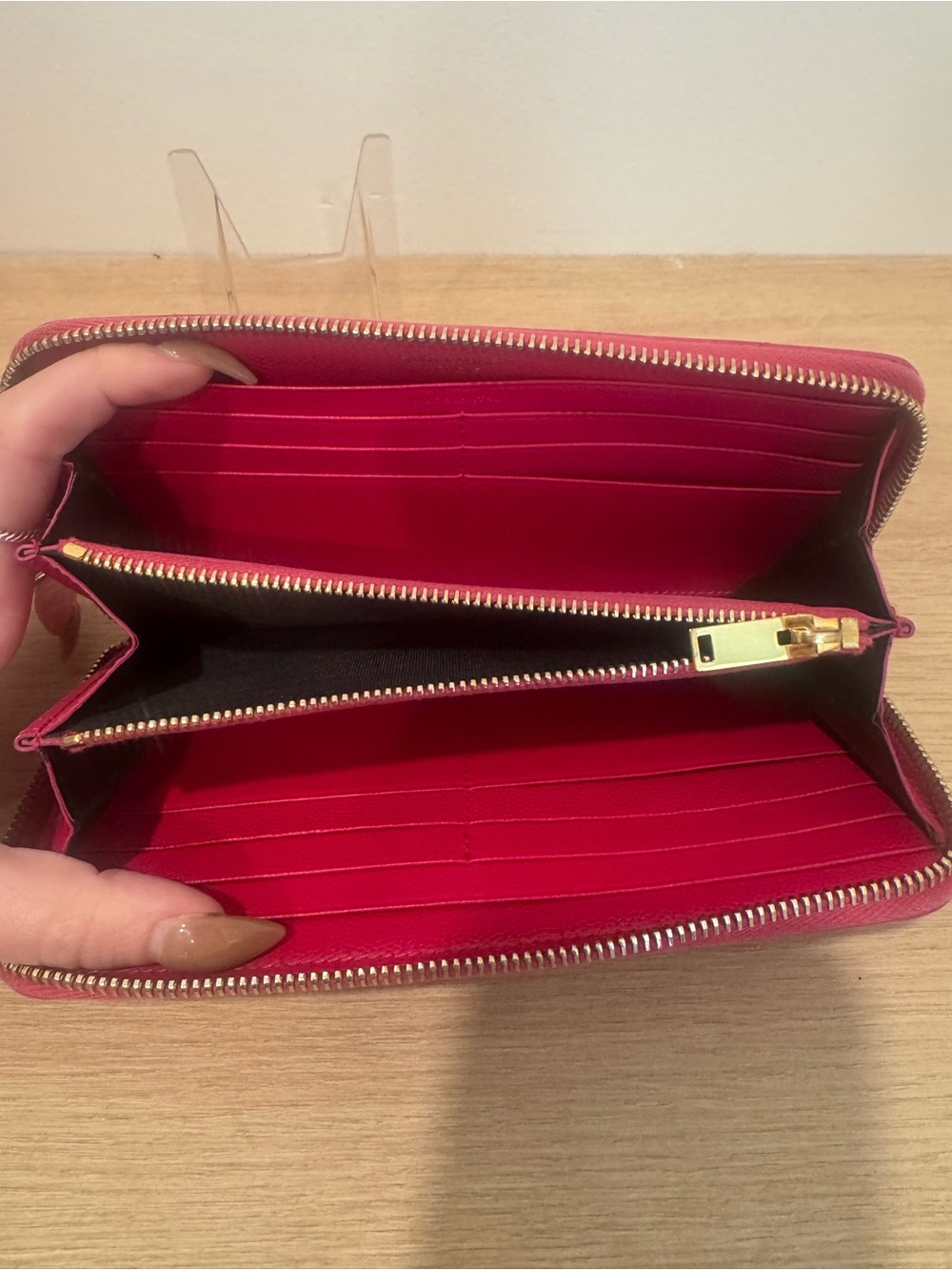 Saint Laurent Quilted Zip-Around Wallet in hot pink - Picture 3 of 4